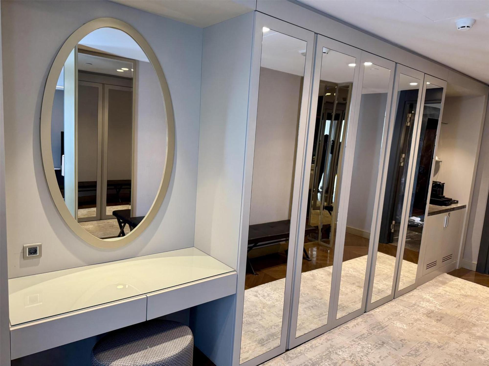 Radisson Blu Hotel & Conference Center, 니아메 외부 사진