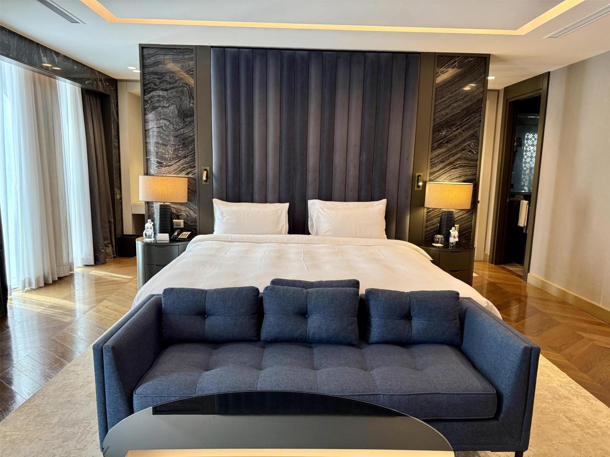 Radisson Blu Hotel & Conference Center, 니아메 외부 사진